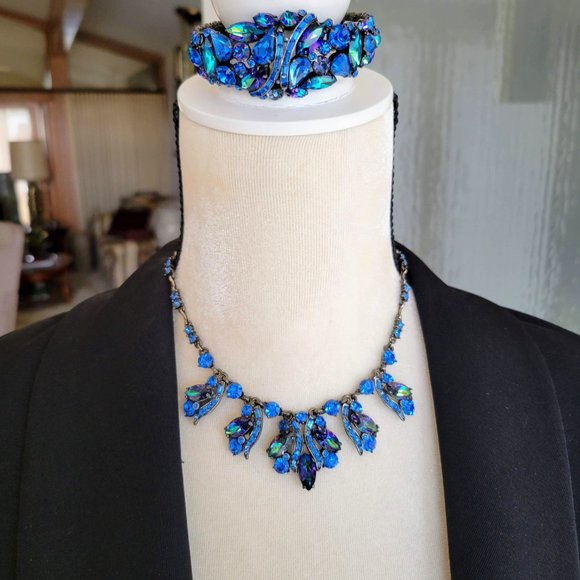 Vintage Signed Weiss Blue Rhinestone Necklace & Hinged Cuff Bracelet Jew… - Picture 4 of 9